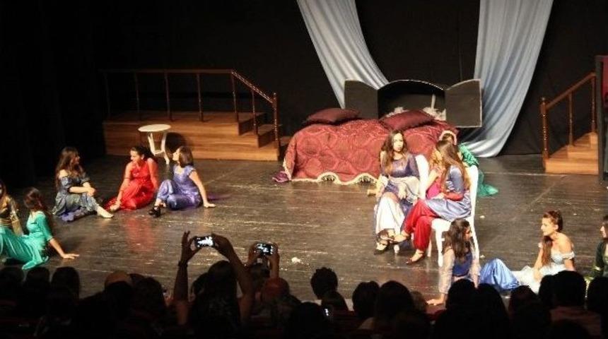 Alanya&rsquo;da "3.liseler Arası Tiyatro Şenliği" Devam Ediyor