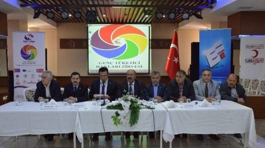 "gen&ccedil; T&uuml;ketici Hakları" Zirvesi Eskişehir&rsquo;de Ger&ccedil;ekleştirildi