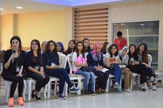 "genç Tüketici Hakları" Zirvesi Eskişehir’de Gerçekleştirildi 1