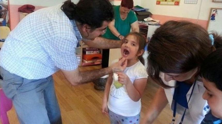 Ana Sınıfı &Ouml;ğrencilerine Flor Vernik Uygulaması Başladı