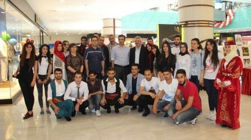 &Ouml;ğrencilerden Grafik &Uuml;r&uuml;nleri Sergisi