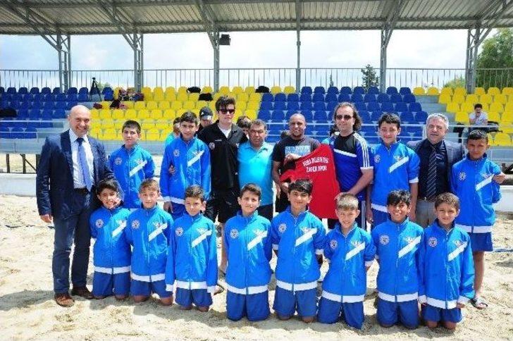 Şampiyonluk Kupası Roberto Carlos’tan G2