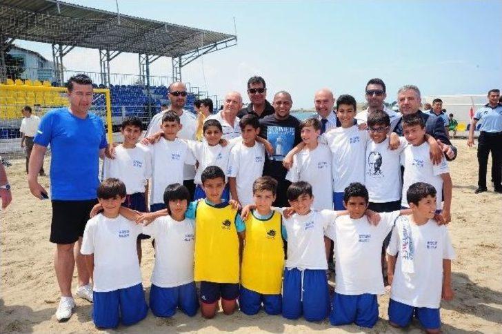 Şampiyonluk Kupası Roberto Carlos’tan G3