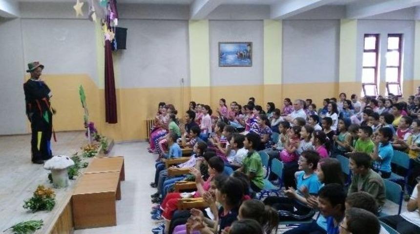 &Ouml;ğrencilere Tiyatro