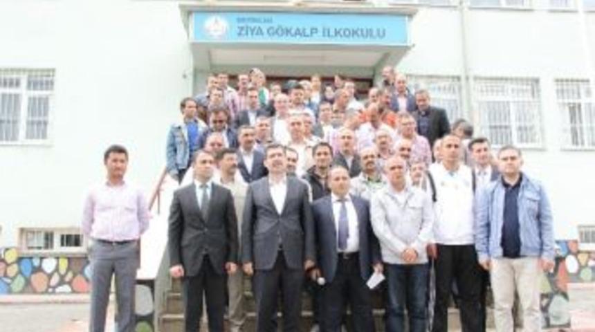 İlkokulda Bı&ccedil;aklı Dehşet