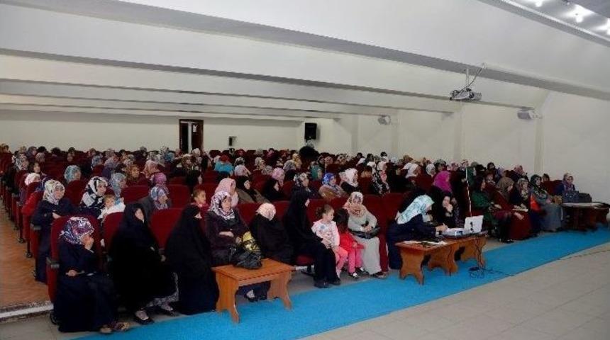 Kelkit&rsquo;te Kız Kur&rsquo;an Kursları Sona Erdi