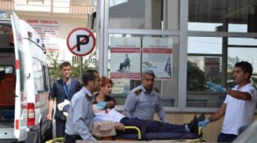 Adıyaman&rsquo;da İki Aile Kavga Etti: 13 Yaralı