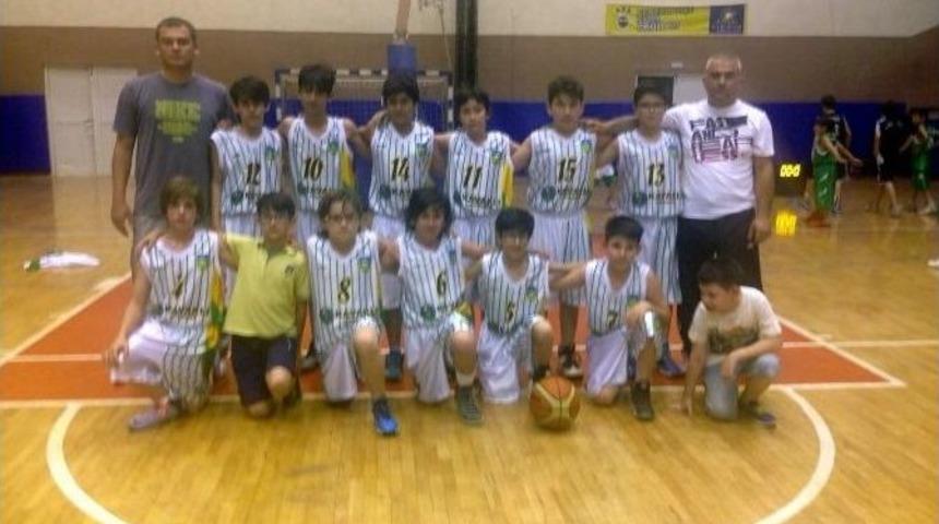 Başak Koleji&rsquo;nin Minikleri Nağmağlup Finale Y&uuml;kseldi