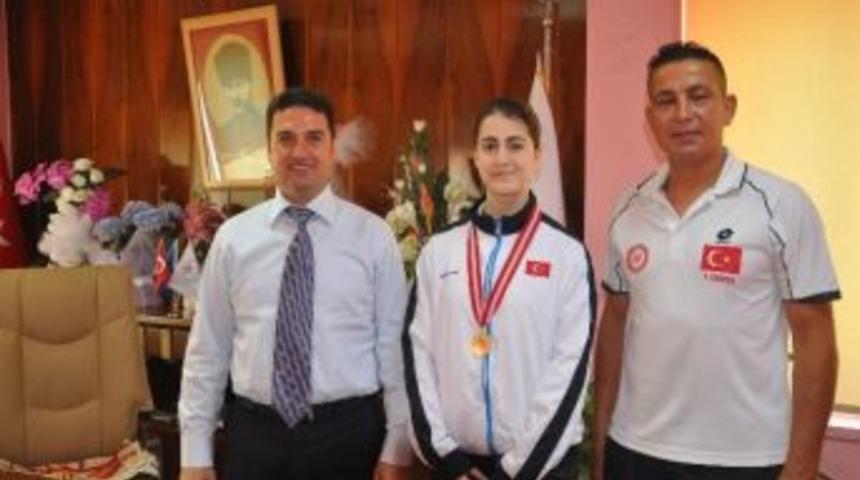 Ataşbak: &ldquo;başarılı Sporcuları Destekleyeceğiz&rdquo;
