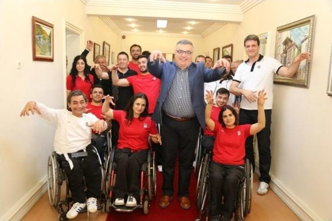 Beşiktaş Takımından Kırklareli Belediye Başkanı Kesimoğlu&rsquo;na Ziyaret