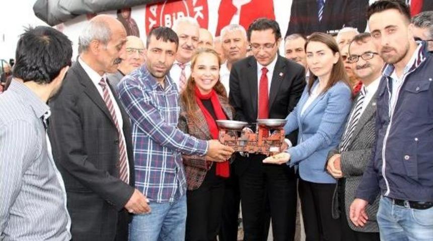 Erzurum'da Chp'lilerden Se&ccedil;im Tır'ının Engellenmesine Terazili Protesto