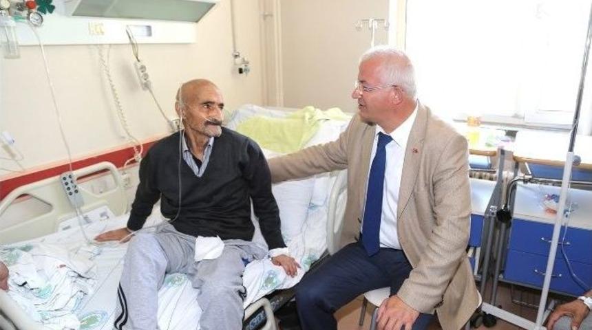 Torbalı&rsquo;da Diyaliz Hastalarına &Uuml;cretsiz Servis Aracı