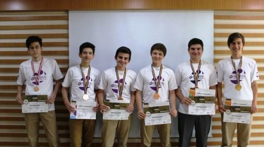 Nil&uuml;fer Hacı Kemal&rsquo;den Infomatrix 2015&rsquo;te &Uuml;&ccedil; D&uuml;nya &Uuml;&ccedil;&uuml;nc&uuml;l&uuml;ğ&uuml;