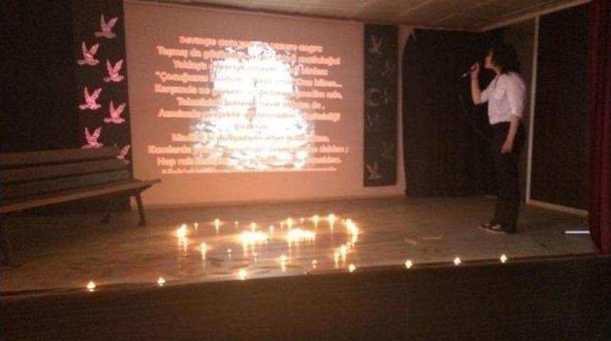 K&uuml;re &Ccedil;pal Şiir Dinletisi&rsquo;nde Duygulu Anlar Yaşandı