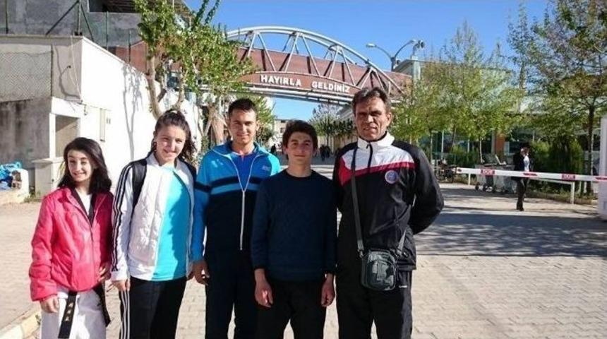 Burhaniyeli Gen&ccedil; Tekvando&rsquo;da T&uuml;rkiye &Uuml;&ccedil;&uuml;nc&uuml;s&uuml; Oldu