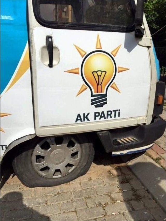 Aydın’da Ak Parti Seçim Ofisi Ve Araçlarına Saldırı