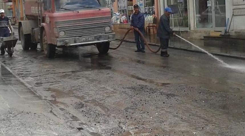 Develi Belediyesi Yolları Yıkadı