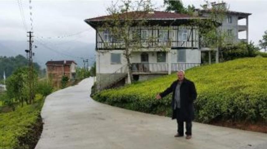 48 Yıldır Betonlanmayan Yola Beton D&ouml;k&uuml;ld&uuml;