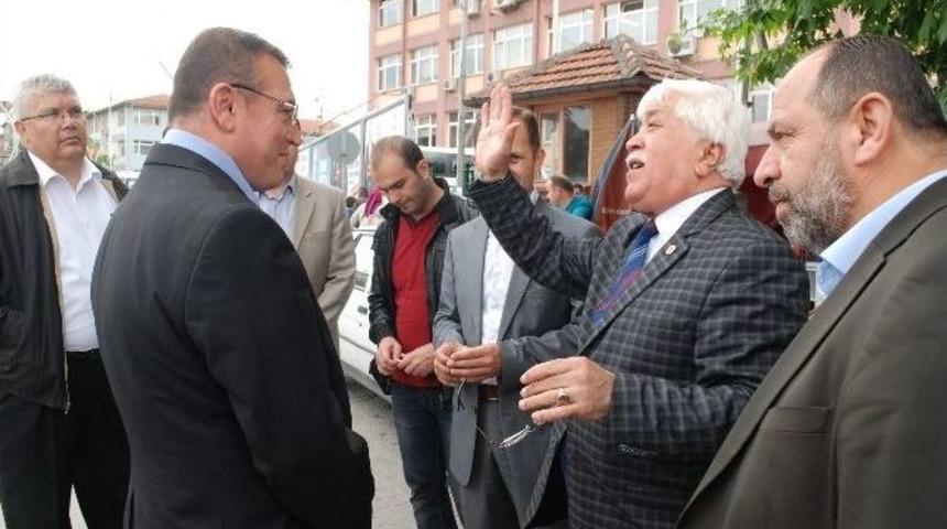 Alanda Kimseyi Bulamayınca Mitingi İptal Ettiler