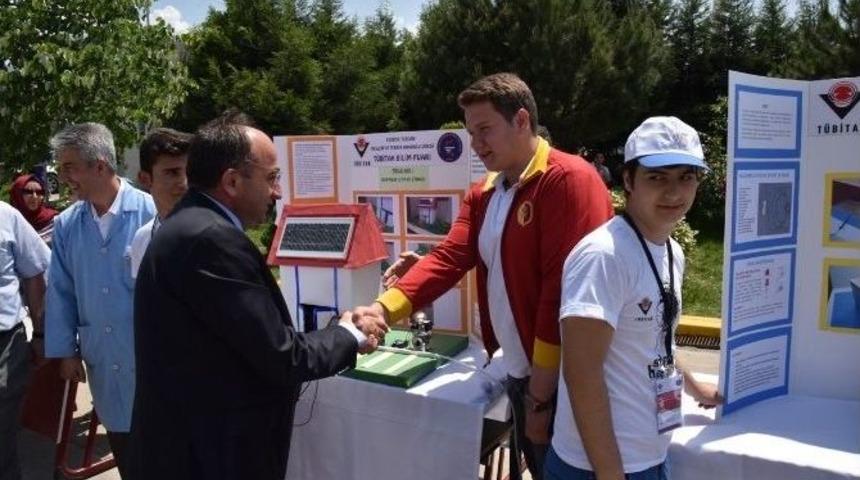 Başkan &Uuml;z&uuml;lmez, T&uuml;bitak Bilim Fuarı A&ccedil;ılışında