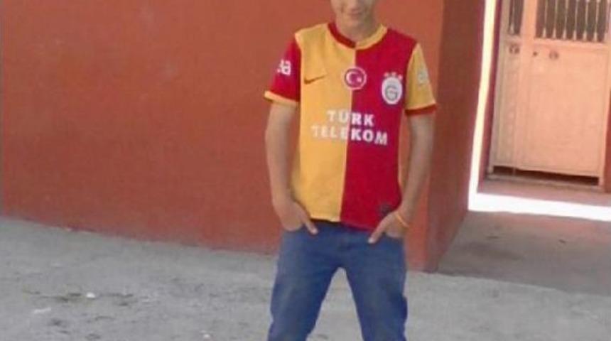 Ortaokul &Ouml;ğrencisi Girdiği Nehirde Boğuldu