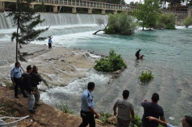 Ortaokul Öğrencisi Girdiği Nehirde Boğuldu