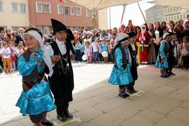 Hakkari’de Okul Öncesi Eğitimi Yıl Sonu Şenliği Düzenlendi