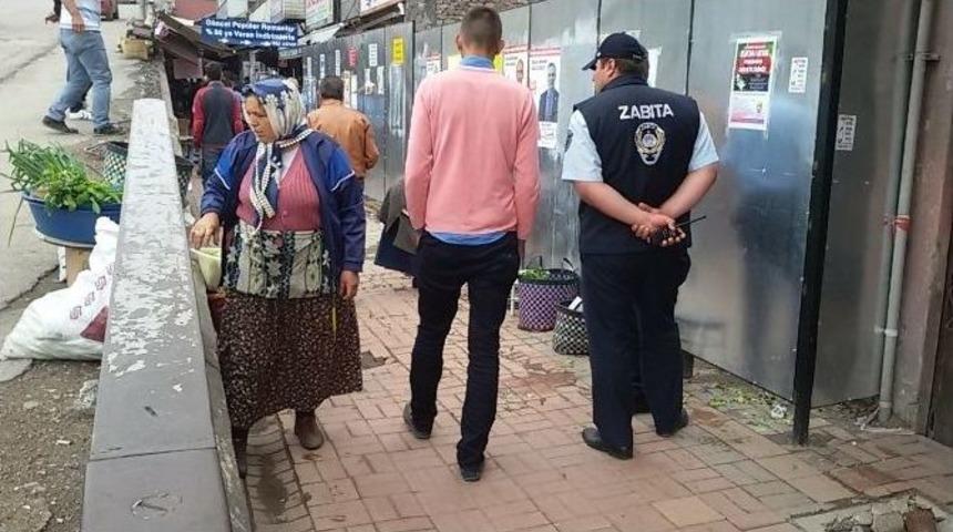 Seyyar Satıcıların Cirit Attığı Zonguldak&rsquo;ta, K&ouml;yl&uuml; Kadınlara M&uuml;dahale