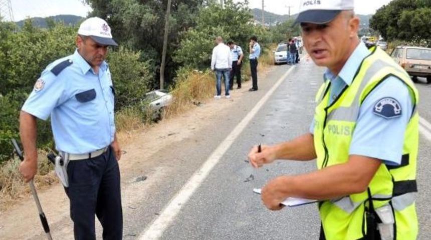 Hatalı Sollama Can Aldı: 1 &Ouml;l&uuml;, 2 Yaralı