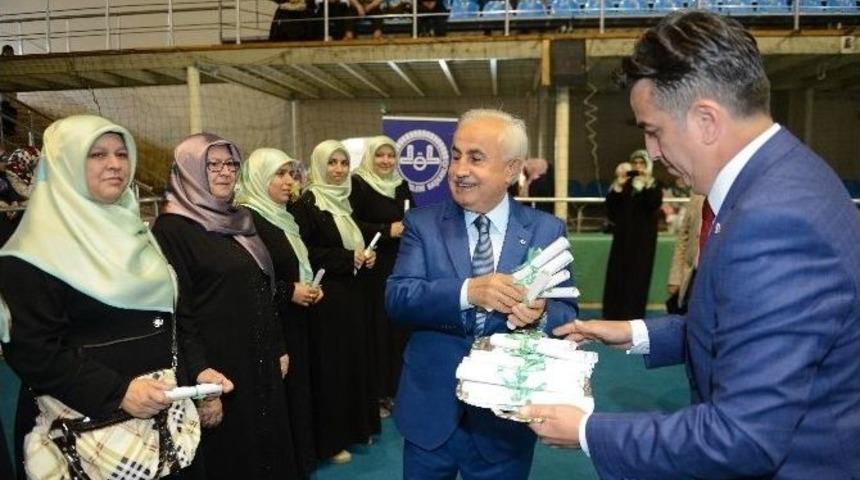 Edirne&rsquo;de Kuran &Ouml;ğrenen Y&uuml;zlerce Kadın Kurs Bitirme Sertifikalarını Aldı