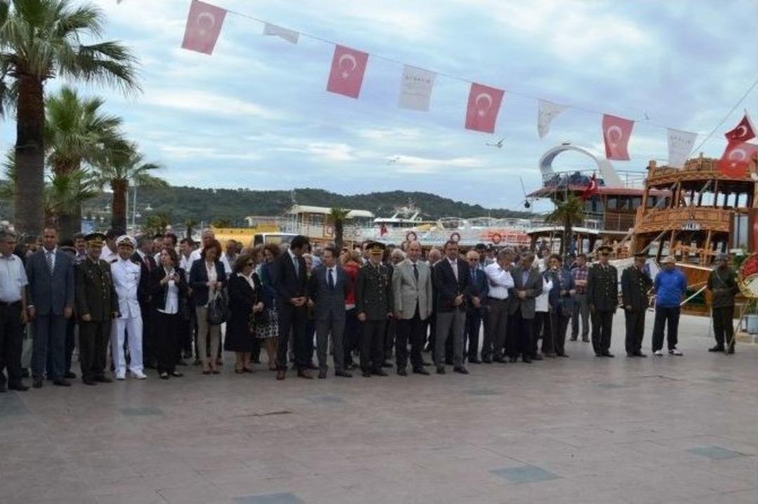 Ayvalık&rsquo;ta D&uuml;şmana Askeri İlk Kurşunun Atılışının 96. Yılı T&ouml;renle Kutlandı