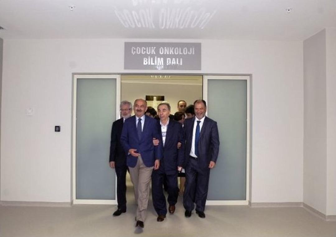 Sağlık Bakanı M&uuml;ezzinoğlu, Rekt&ouml;r Ulcay&rsquo;ı Ziyaret Etti