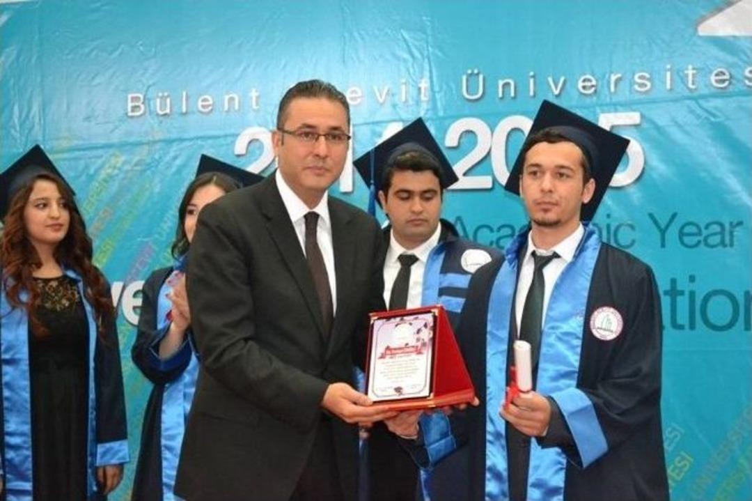 Alaplı Meslek Y&uuml;ksekokulu&rsquo;ndan 350 &Ouml;ğrenci Mezun Oldu