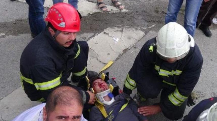 Cuma Namazında D&ouml;nen 6 Liseli Kazada Yaralandı