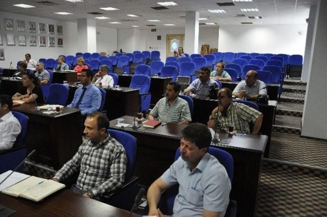 Başkan Kamil Saka Daire M&uuml;d&uuml;rleri İle Aylık Olağan Toplantısını Yaptı