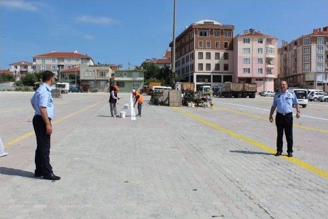 Saray Belediyesi Zabıta Ekiplerinden Pazar Yeri Düzenlemesi