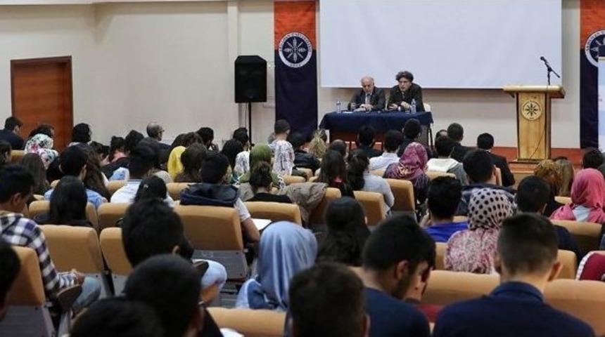 &Uuml;nl&uuml; Edebiyat&ccedil;ılardan Ar&uuml;&rsquo;de &lsquo;tasavvuf Edebiyatı&rsquo; Konferansı