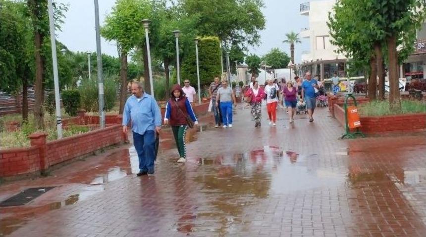 Didim’de Tatilcilere Yağmur Şoku
