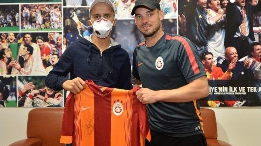 Galatasaraylı Genç Taraftarın Hayali Gerçek Oldu