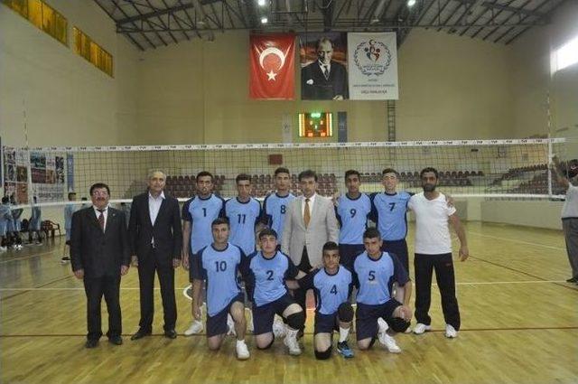 Kayseri’de, İşitme Engelliler, Özel Sporcular Ve Bedensel Engelliler Gençler Türkiye Şampiyonası