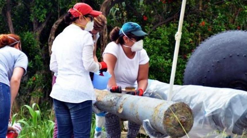 Bodrum Kalesi'nde Boyalı Makyaja Temizlik