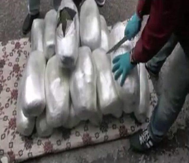 Yorgan Ve Battaniye Arasında 65 Kilo Esrar Yakalandı