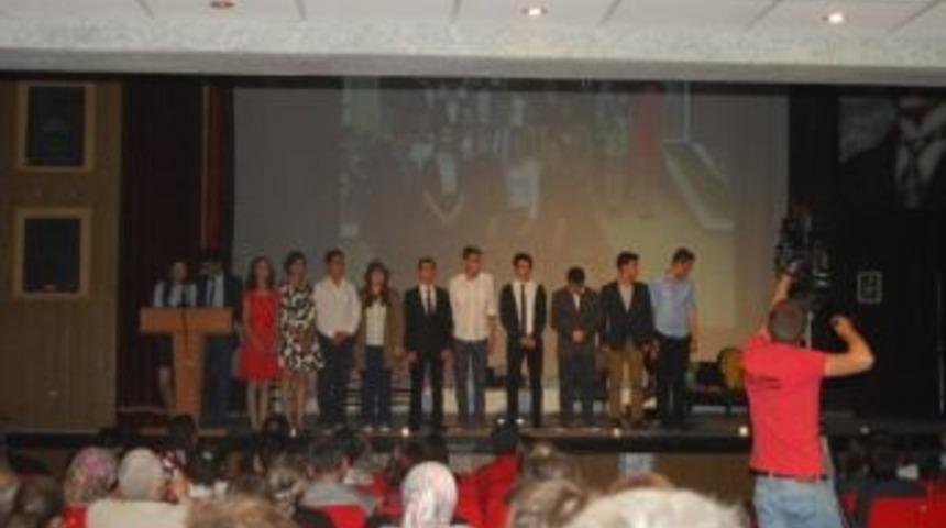 Malkara’da Lise Öğrencilerinden Şiir Ziyafeti