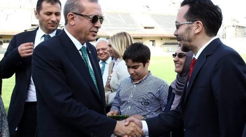 Cumhurbaşkanı Erdoğan, Ad&uuml; Rekt&ouml;r&uuml; Bircan İle G&ouml;r&uuml;şt&uuml;