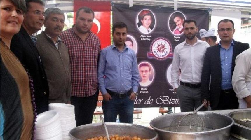 Efeler&rsquo;de Vefat Eden Mezunlar İ&ccedil;in Lokma Hayrı D&uuml;zenlendi