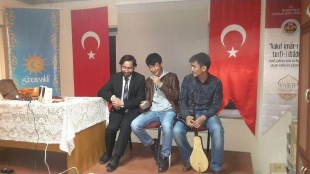 İpek,&rdquo;kazak T&uuml;rklerinde Dombıra &Ccedil;alamayana Kız Verilmezdi&rdquo;