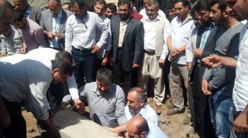 H&uuml;da-par&rsquo;lıların Cenazeleri G&ouml;zyaşları Arasında Defnedildi