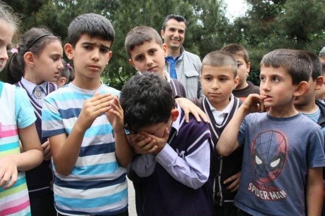 Teselli &Ouml;d&uuml;l&uuml; Alan &Ouml;ğrenciler, Dereceye Girenlerin &Ouml;d&uuml;llerini G&ouml;r&uuml;nce G&ouml;zyaşlarına Boğuldu