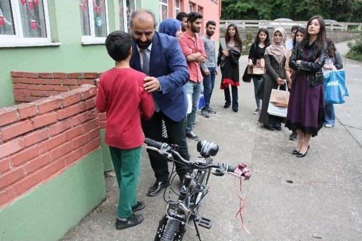 Teselli Ödülü Alan Öğrenciler, Dereceye Girenlerin Ödüllerini Görünce Gözyaşlarına Boğuldu G5