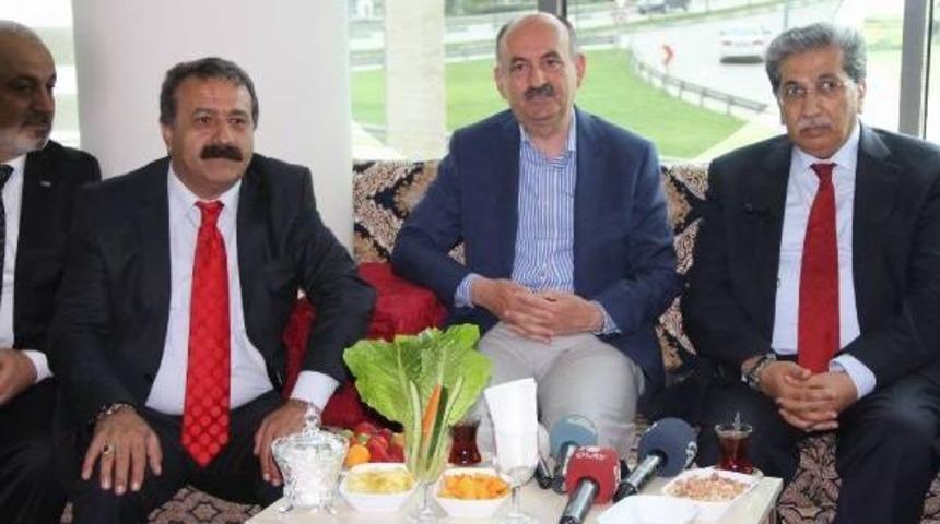 M&uuml;ezzinoğlu: Doktorun &Ouml;ld&uuml;r&uuml;lmesinin Arka Planı Var Mı Yok Mu Ona Bakıyoruz